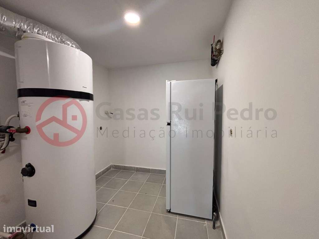 Moradia T3 de Excelência no Centro de Alcochete, com Garagem e Sótã... - Grande imagem: 2/33