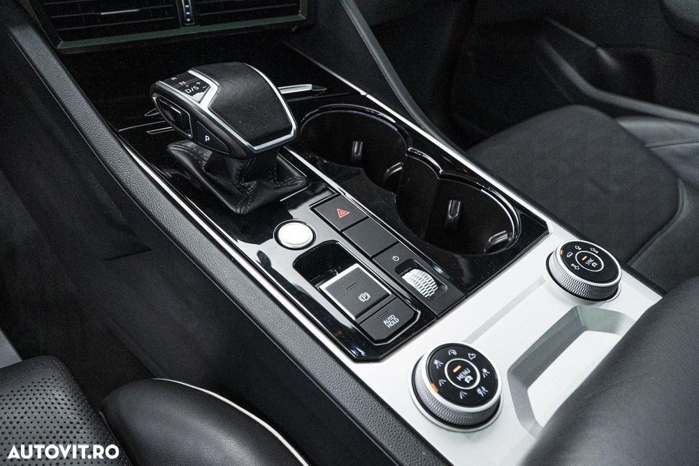 Volkswagen Touareg 3.0 V6 TDI 4Motion DPF Automatik Elegance - 19