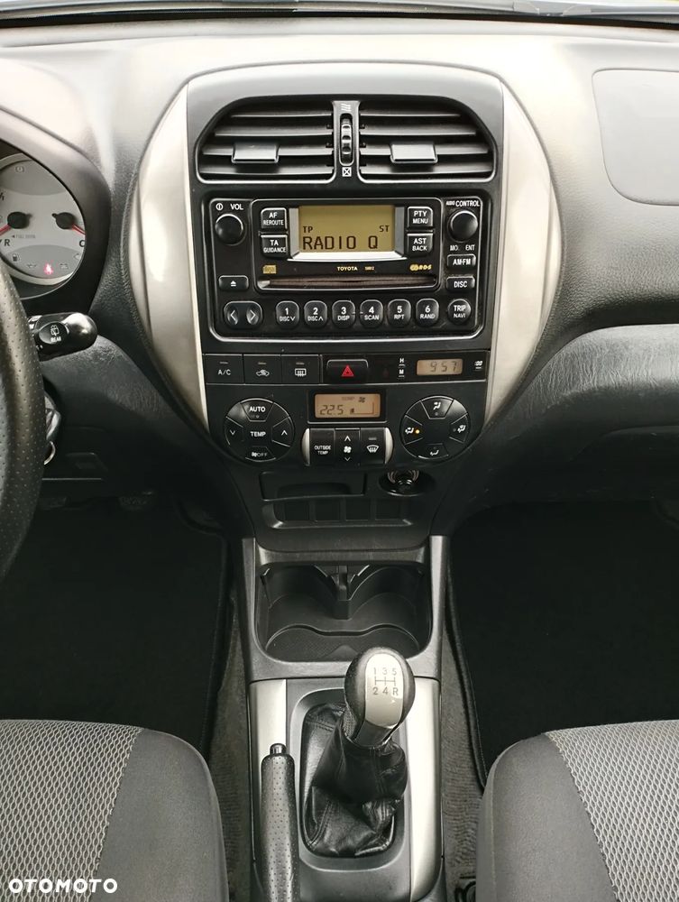 Toyota RAV4 2.0 VVT-i 4x4 - 17