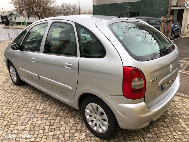 Citroën Xsara Picasso 1.6i Exclusive - 9