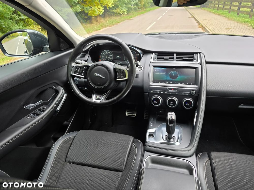 Jaguar E-Pace 2.0 i4D AWD R-Dynamic HSE - 28