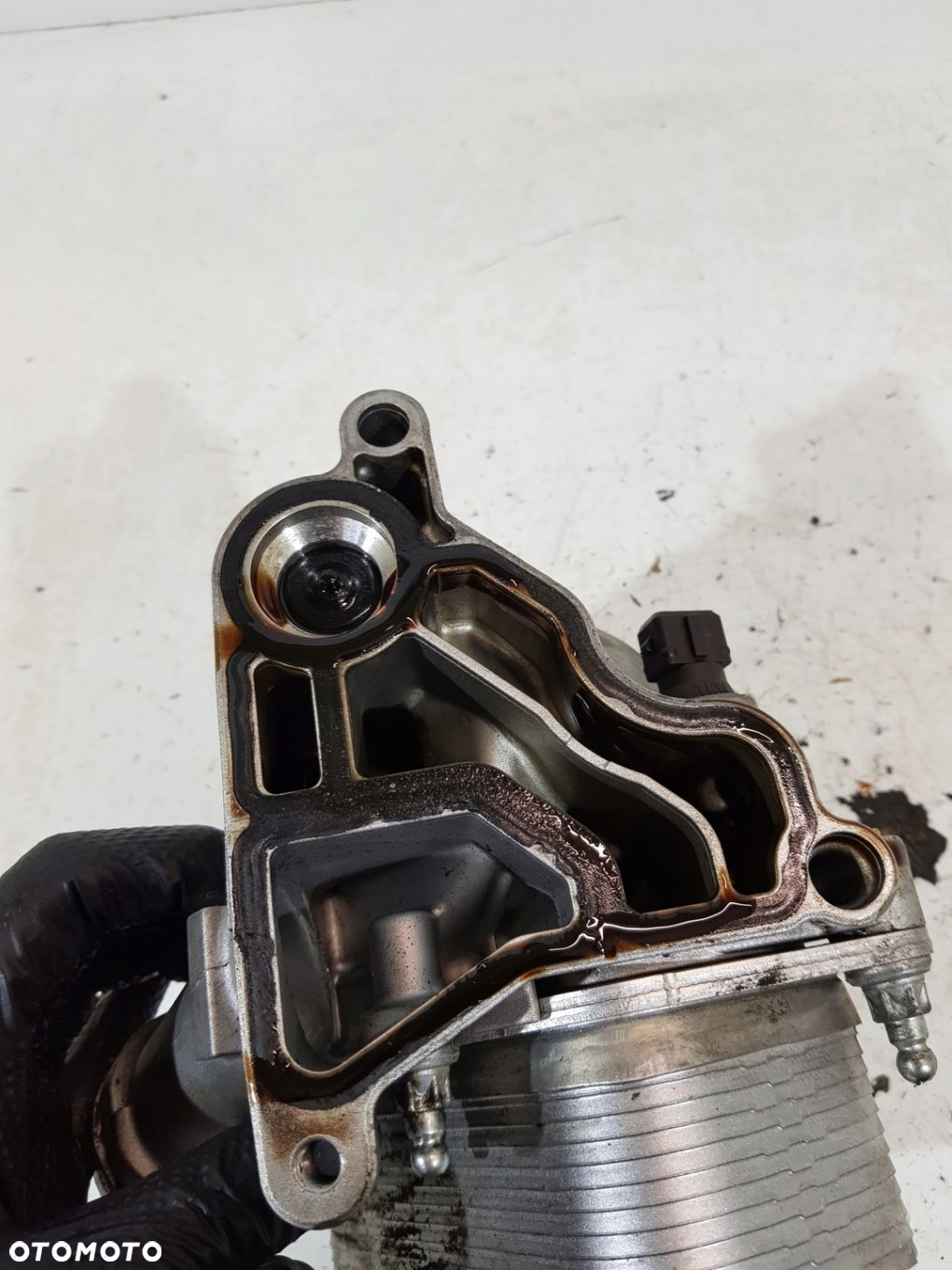 OBUDOWA FILTRA OLEJU 7516383 BMW E90 E91 E60 E61 2.5 B - 7