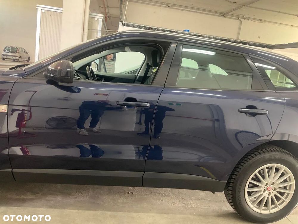 Jaguar F-Pace 2.0 i4D AWD Pure - 9