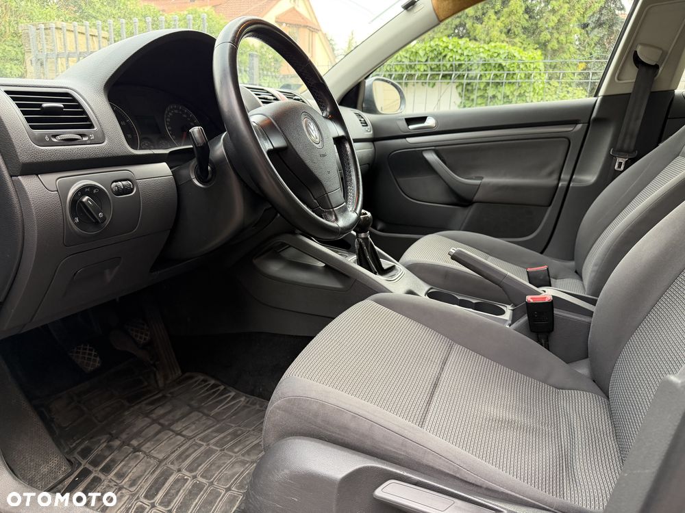 Volkswagen Jetta 1.6 Trendline - 15