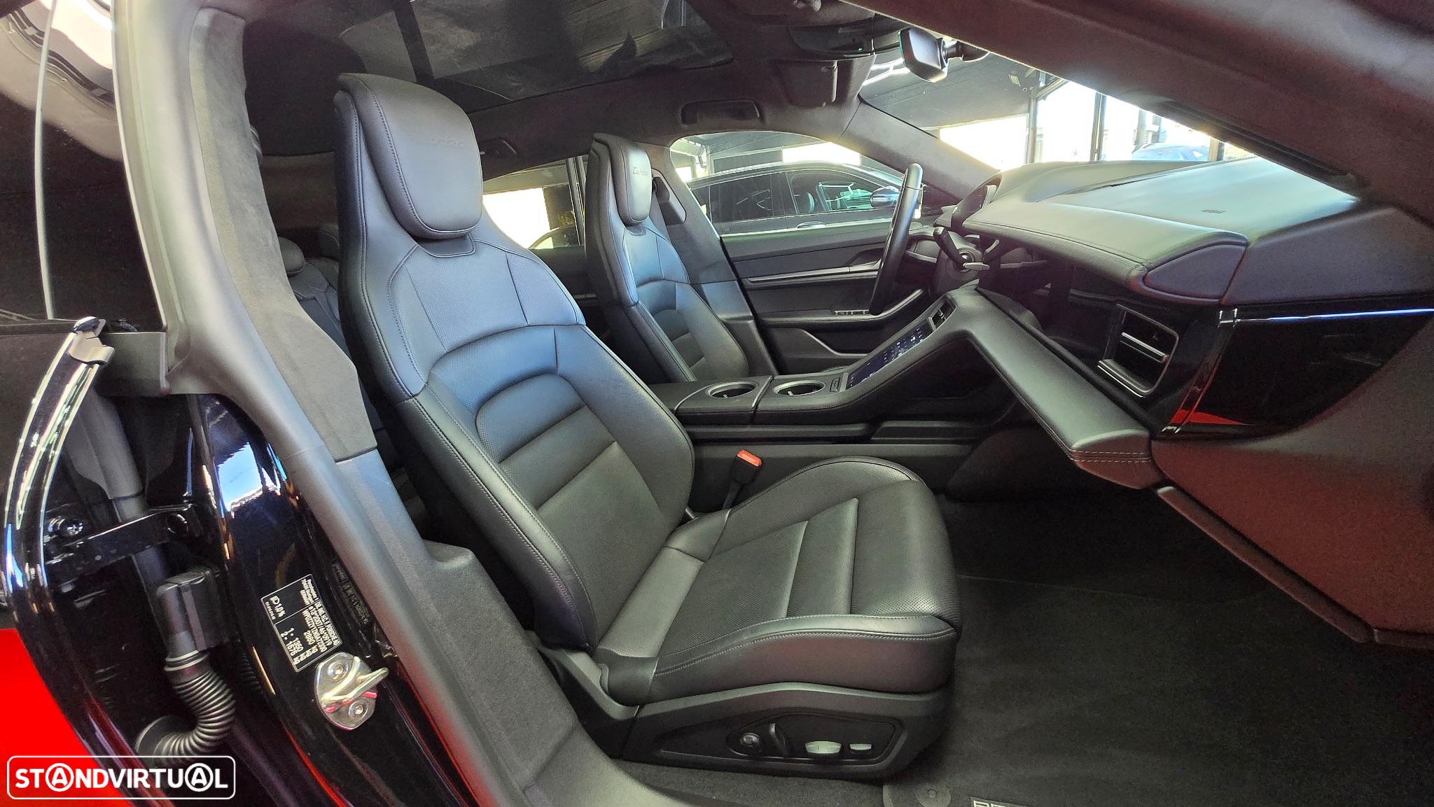 Porsche Taycan Cross Turismo Turbo - 14