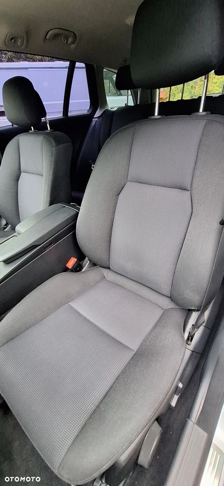 Mercedes-Benz Klasa C 220 CDI DPF Automatik Elegance - 36