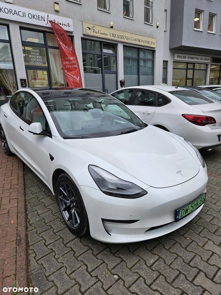 Tesla Model 3 Long Range AWD - 1