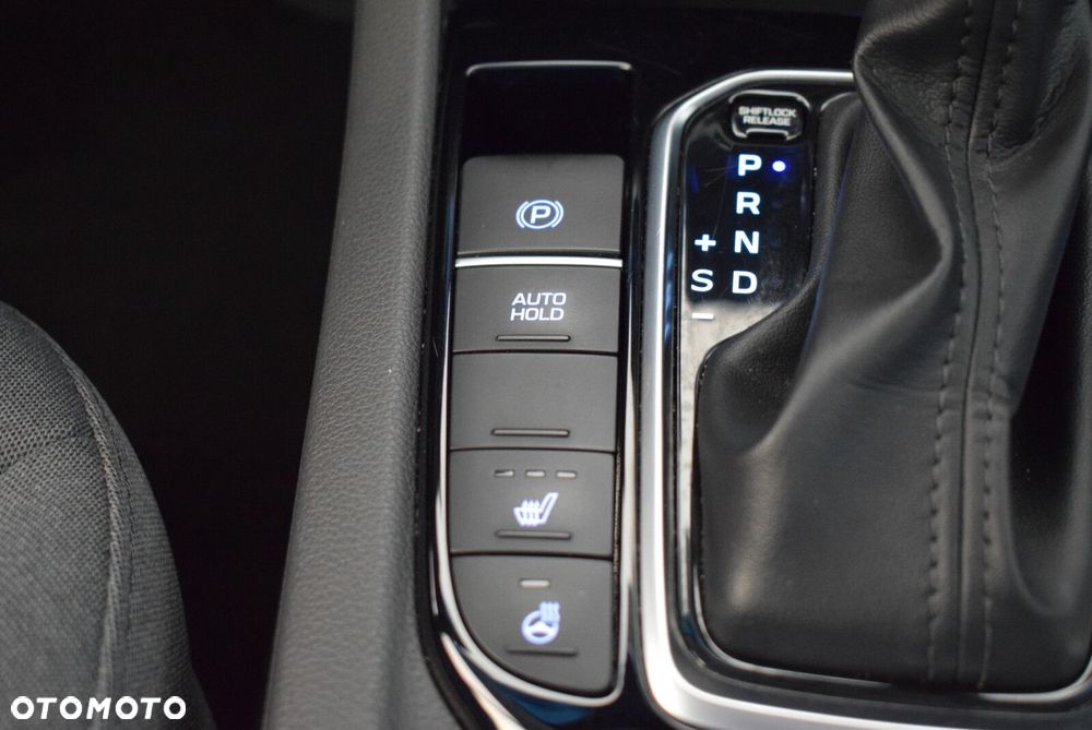 Hyundai IONIQ Hybrid Premium - 22