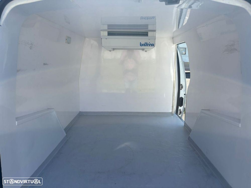 Renault Kangoo 1.5 dCI 95cv - SISTEMA DE FRIO -5º - FRIO PARQUE - IVA DEDUTÍVEL - 11