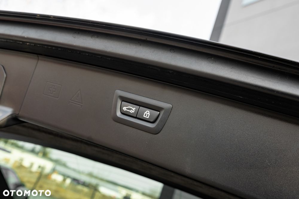 BMW Seria 5 M550d xDrive - 22