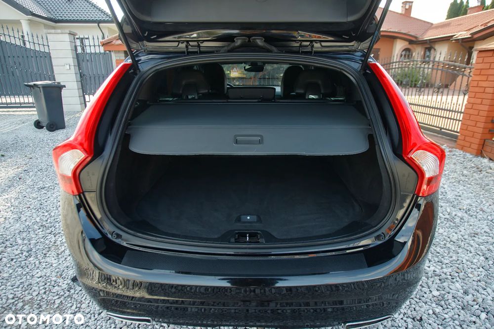 Volvo V60 D3 Summum - 31