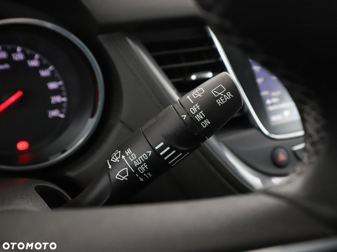 Opel Grandland X 1.2 T GPF Innovation S&S - 34
