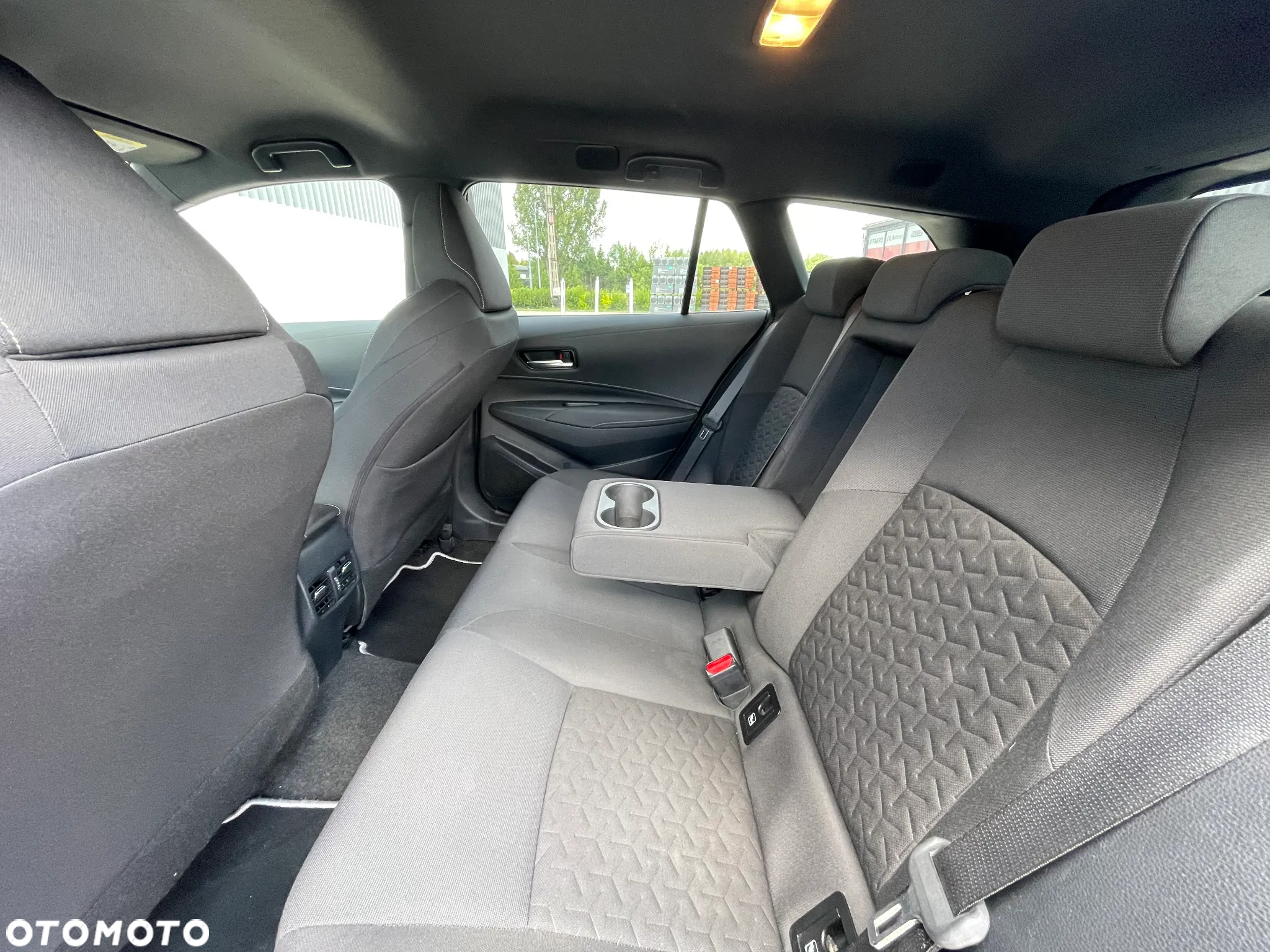 Toyota Corolla 1.8 Hybrid Comfort - 16