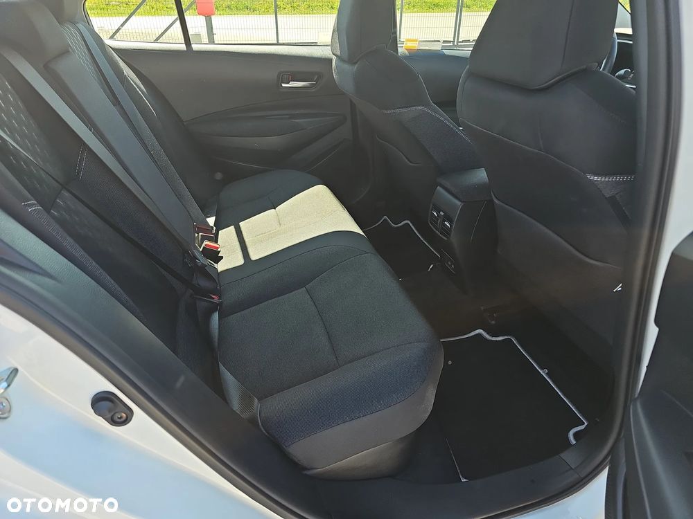 Toyota Corolla 1.8 Hybrid Comfort - 23