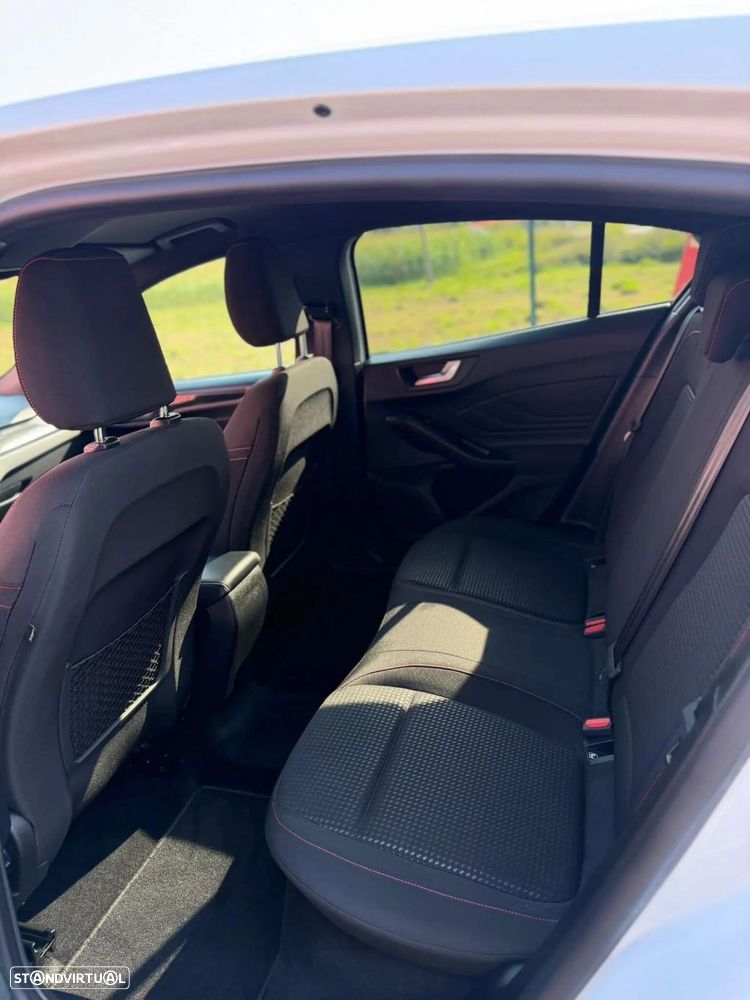 Ford Focus 1.0 EcoBoost MHEV ST-Line - 16