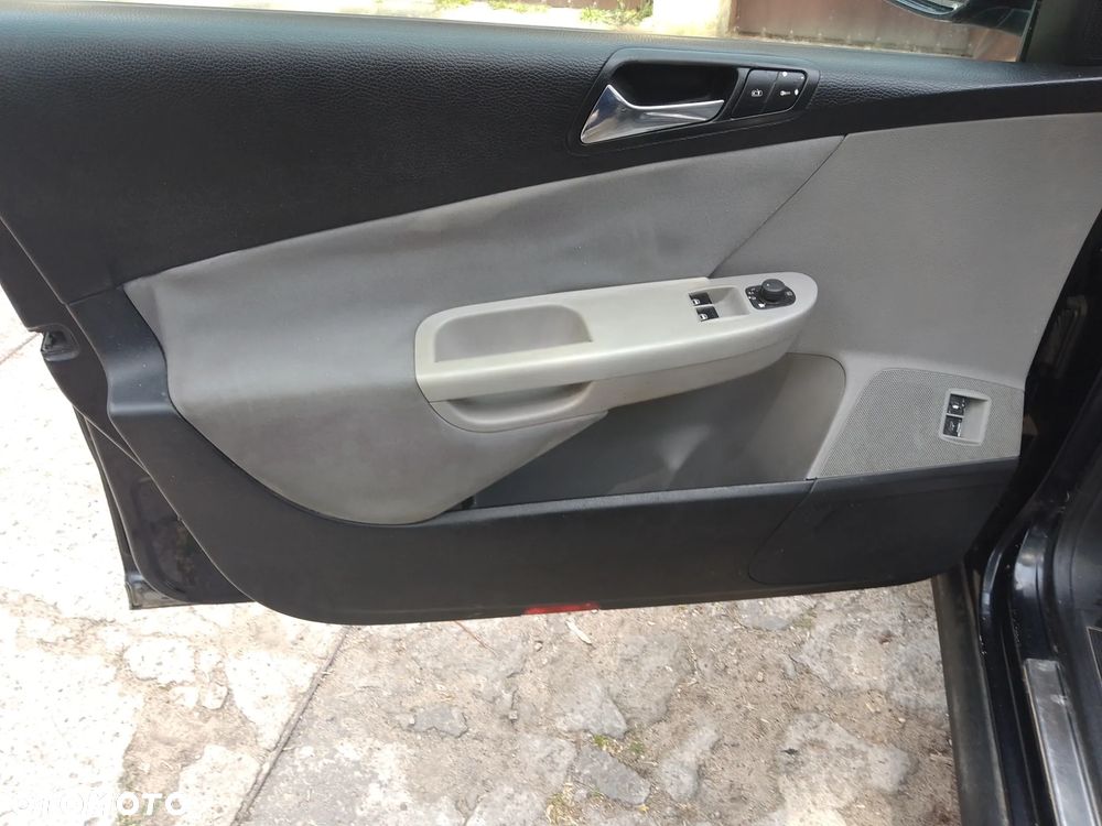 Volkswagen Passat 1.9 TDI Comfortline - 17