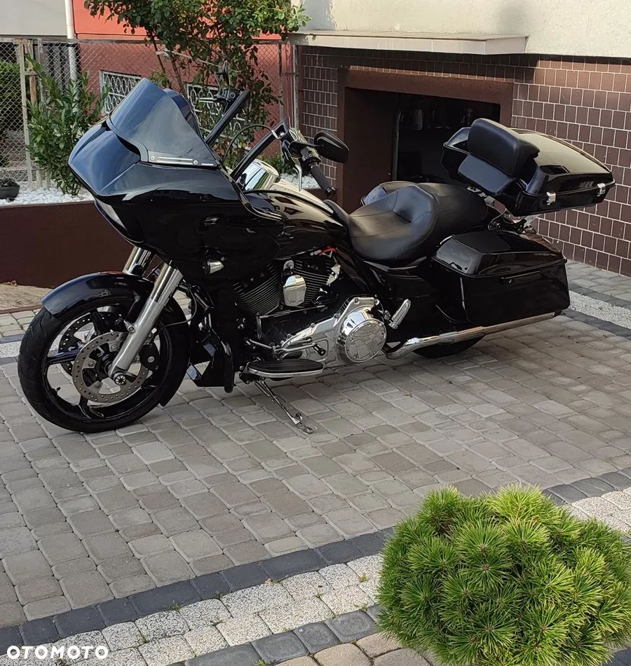 Harley-Davidson Touring Road Glide - 21