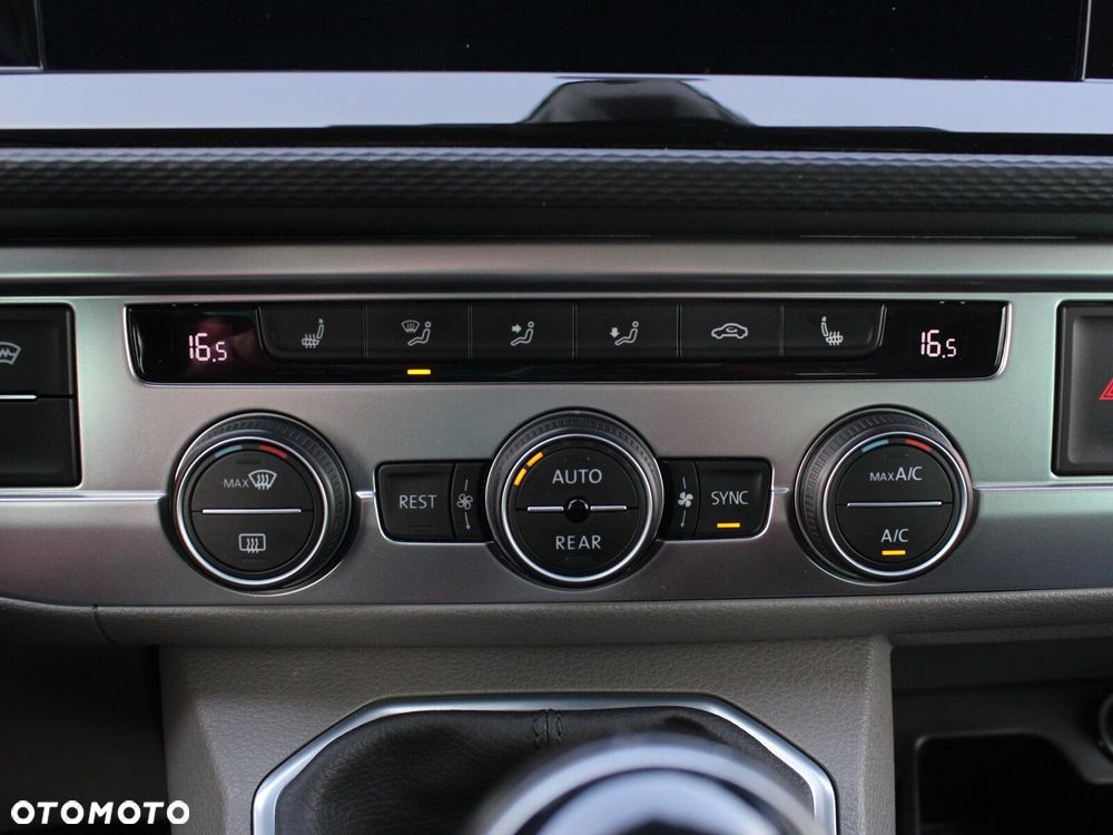 Volkswagen Caravelle - 24