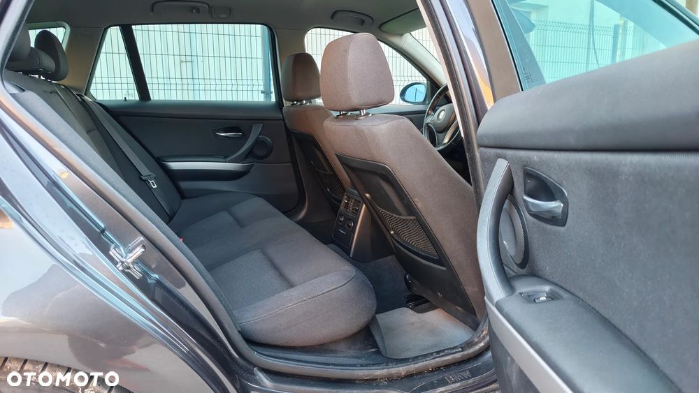 BMW Seria 3 - 34