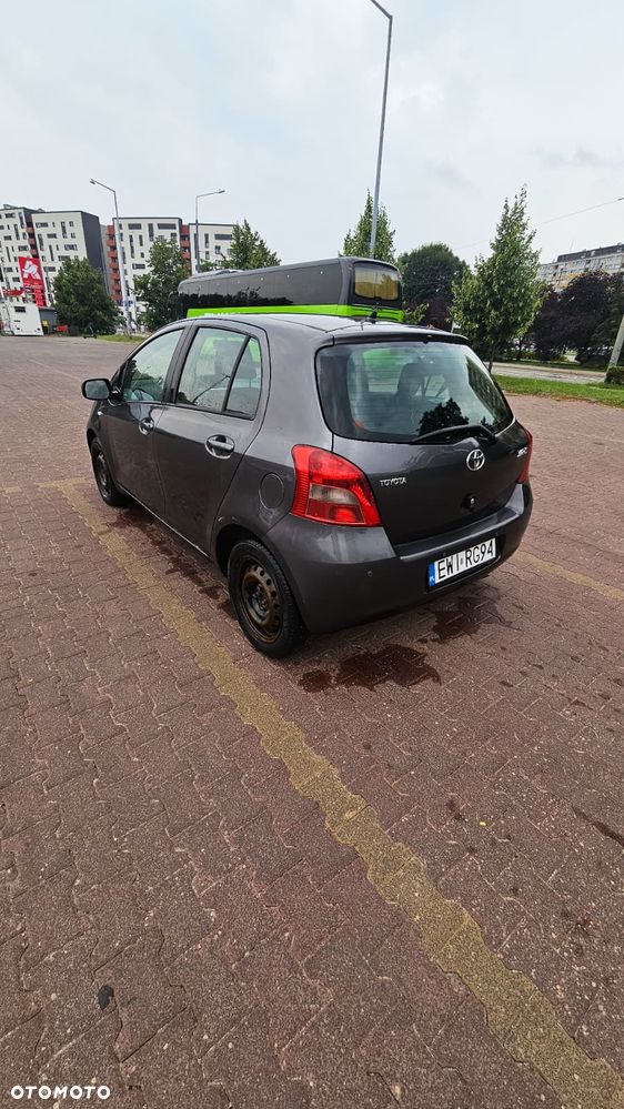 Toyota Yaris - 4