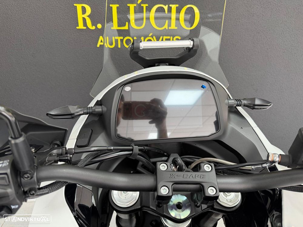 Moto Morini X-Cape 700 - 13