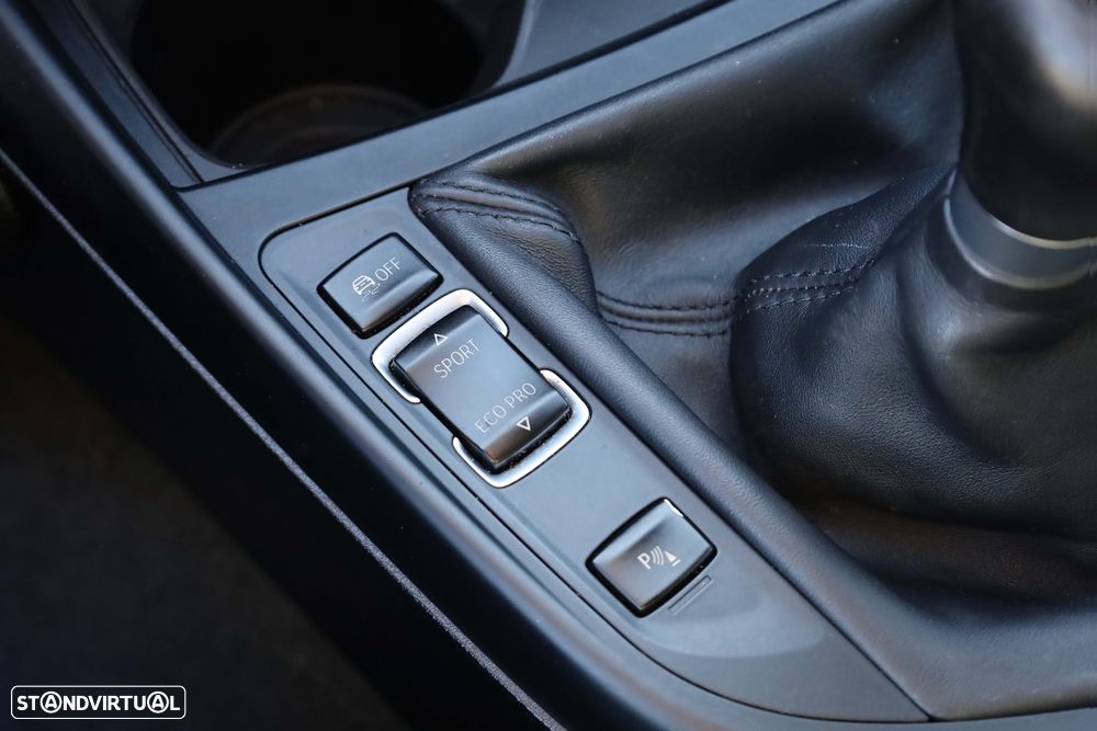 BMW 116 d Pack M - 25