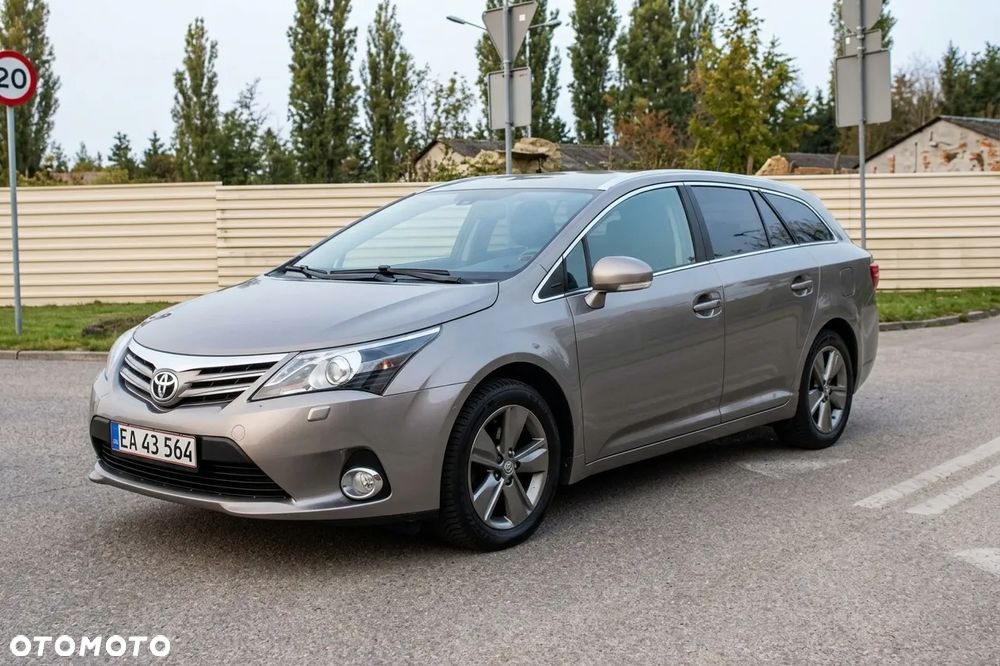 Toyota Avensis 1.8 Premium - 3