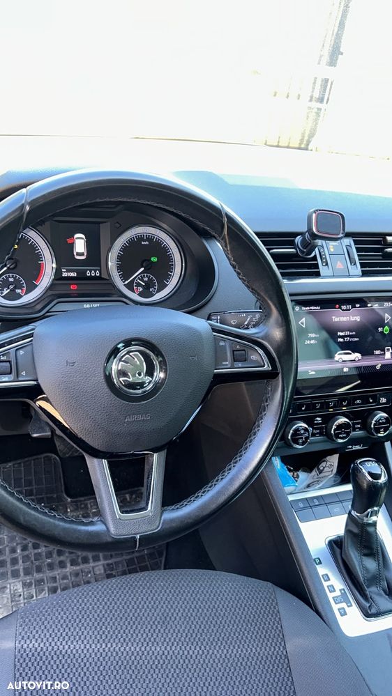 Skoda Octavia 1.6 TDI DSG Style - 22