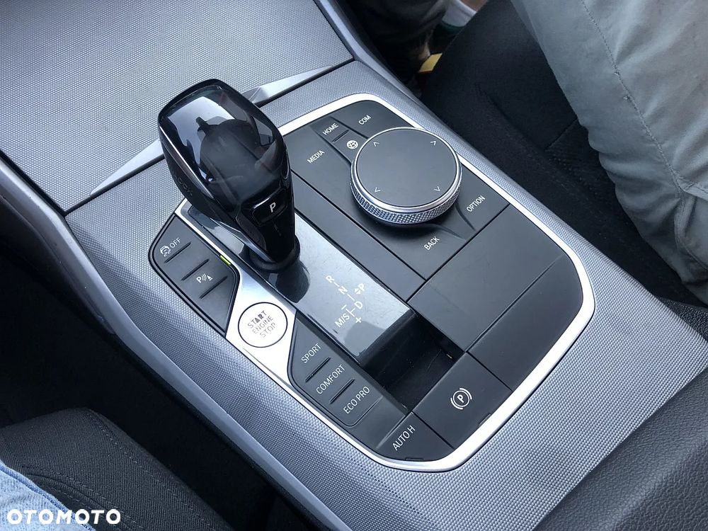 BMW Seria 3 320d Sport Line - 25