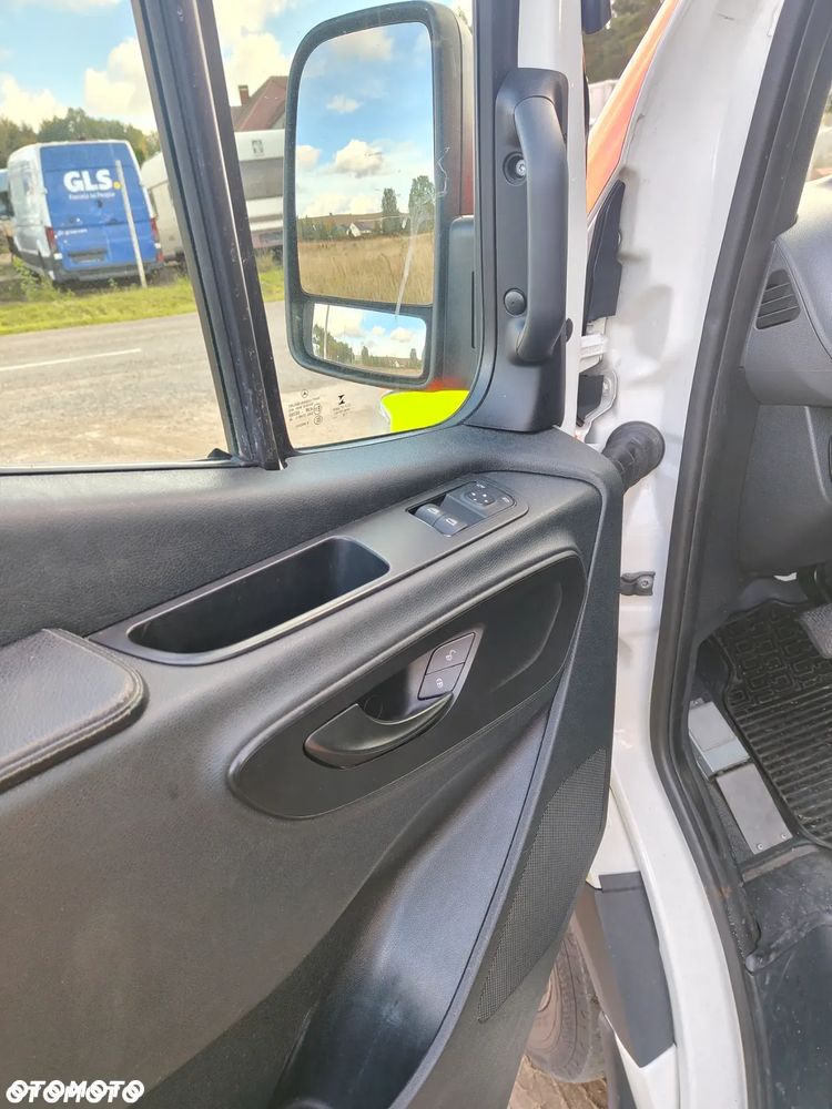 Mercedes-Benz SPRINTER - 4