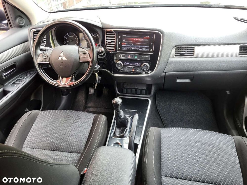 Mitsubishi Outlander - 8