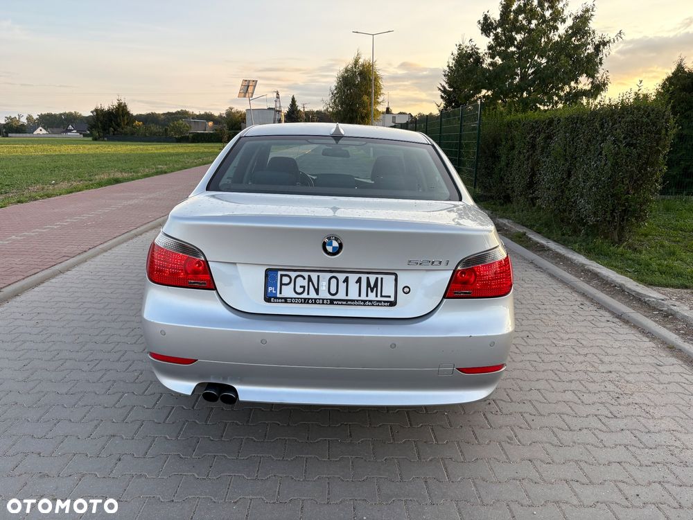 BMW Seria 5 520i - 8