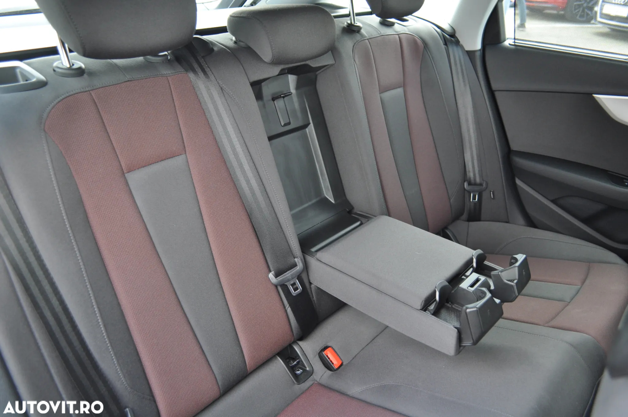 Audi A4 Avant 2.0 40 TFSI MHEV S tronic Advanced - 30
