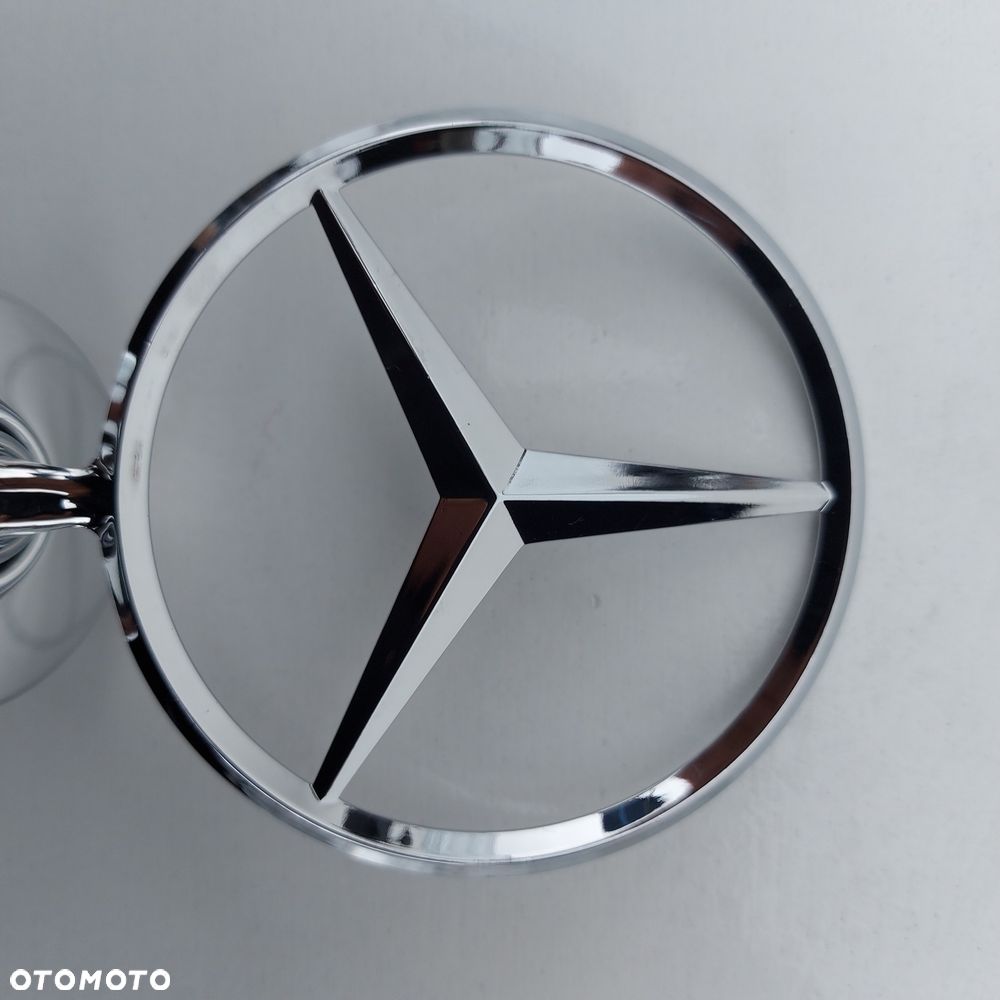 ZNACZEK EMBLEMAT NA MASKE MERCEDES GLE W167 C W204 E W211 W212 W213 S W221 W222 W223 EQS W296 ORYGINAL NOWY 2218800086 - 10