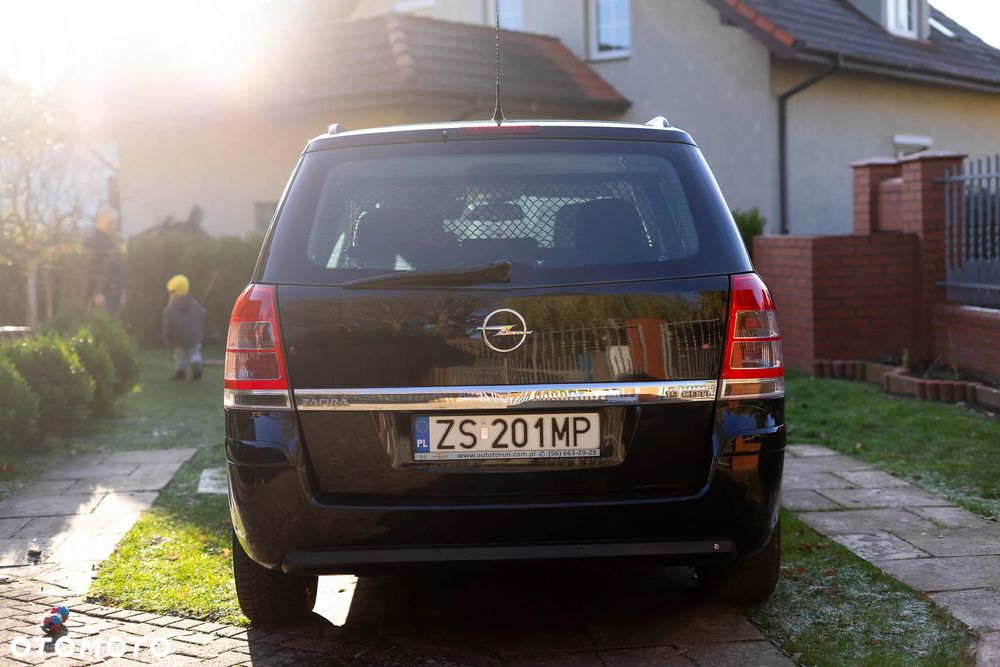 Opel Zafira 1.9 CDTI Essentia - 7