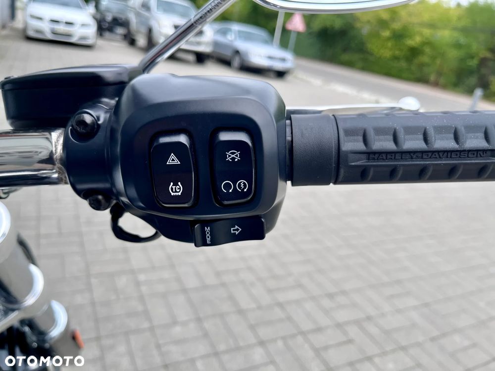 Harley-Davidson Softail Breakout - 10