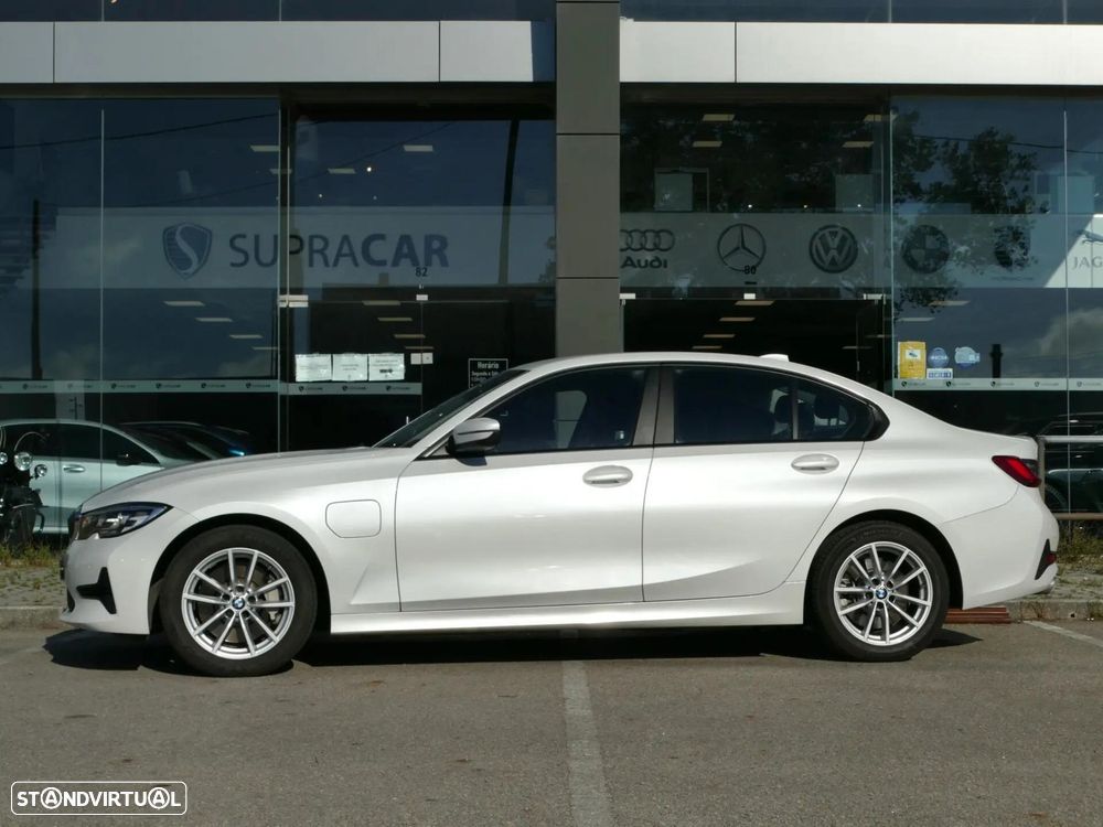 BMW 330 e iPerformance Advantage - 16