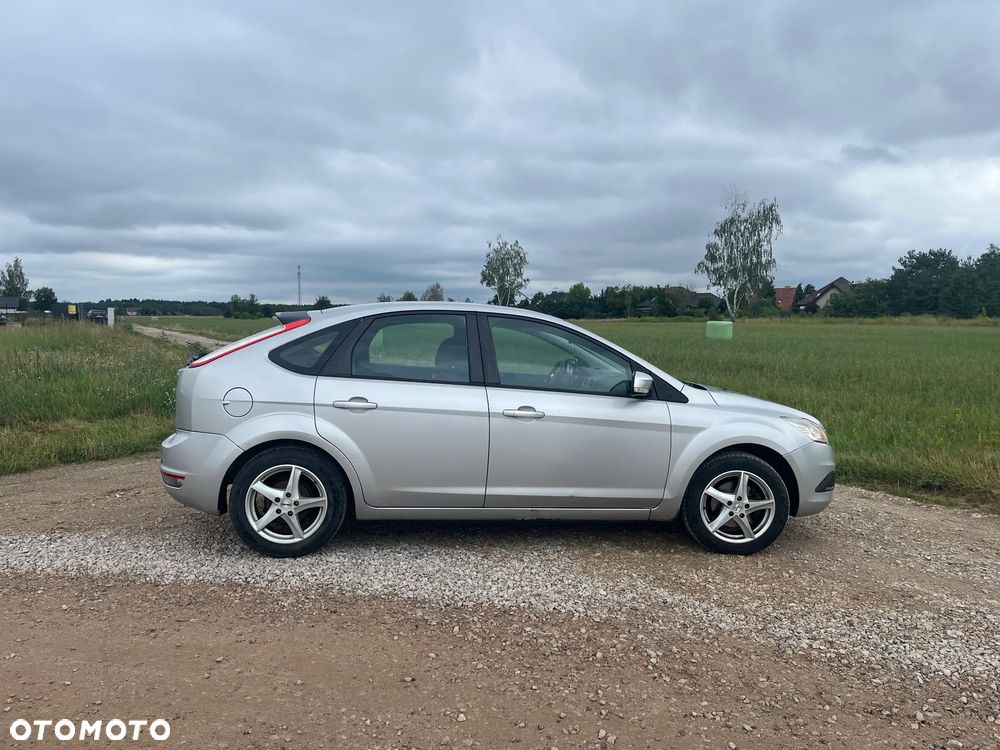 Ford Focus 1.6 Trend - 10