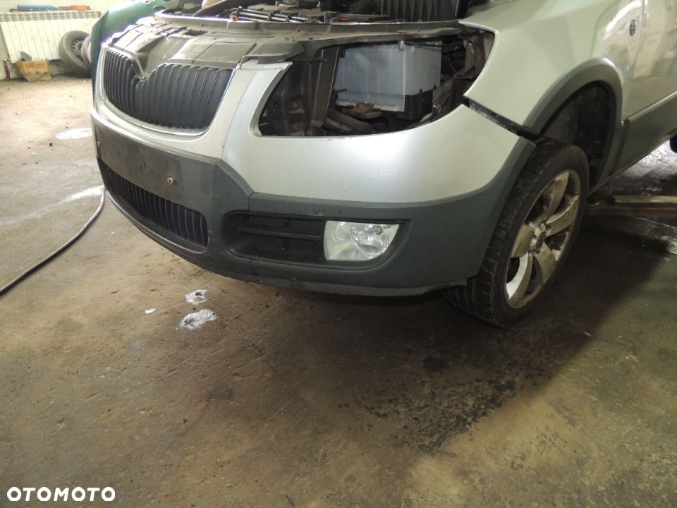 Zderzak przód SKODA Fabia II SCOUT 1.9 tdi - 3