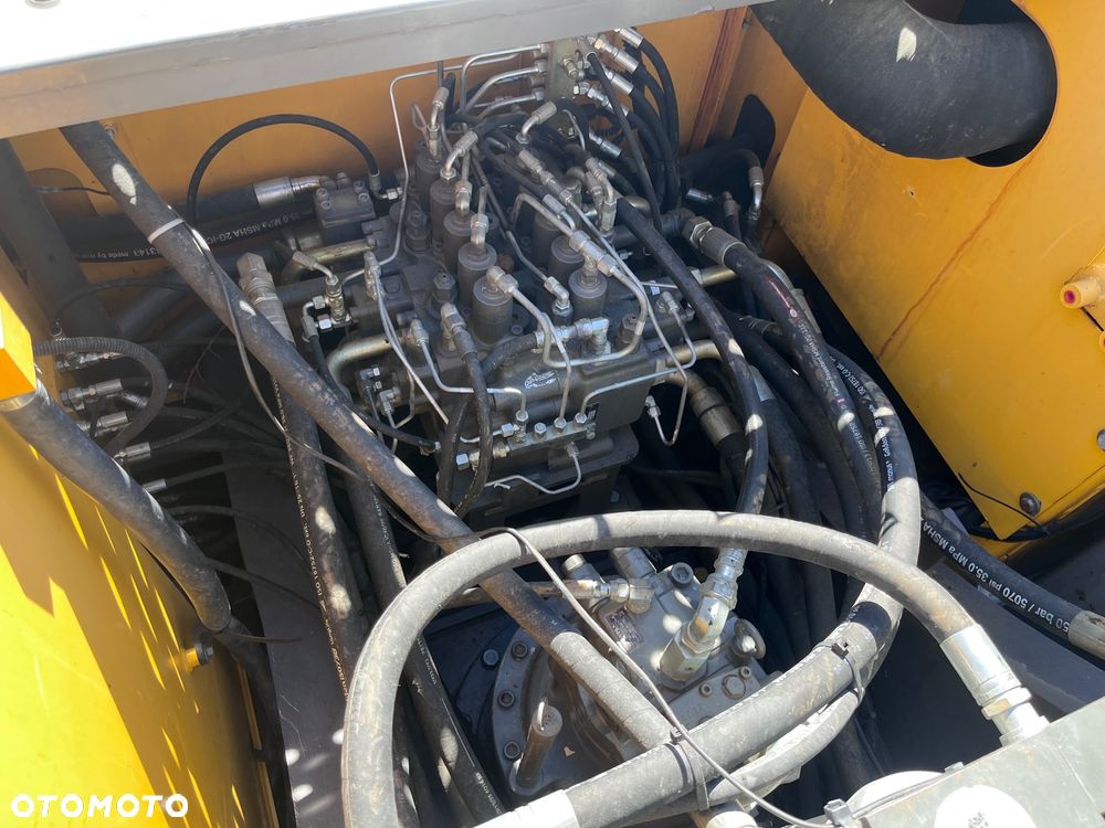 Volvo EC250EL - 19