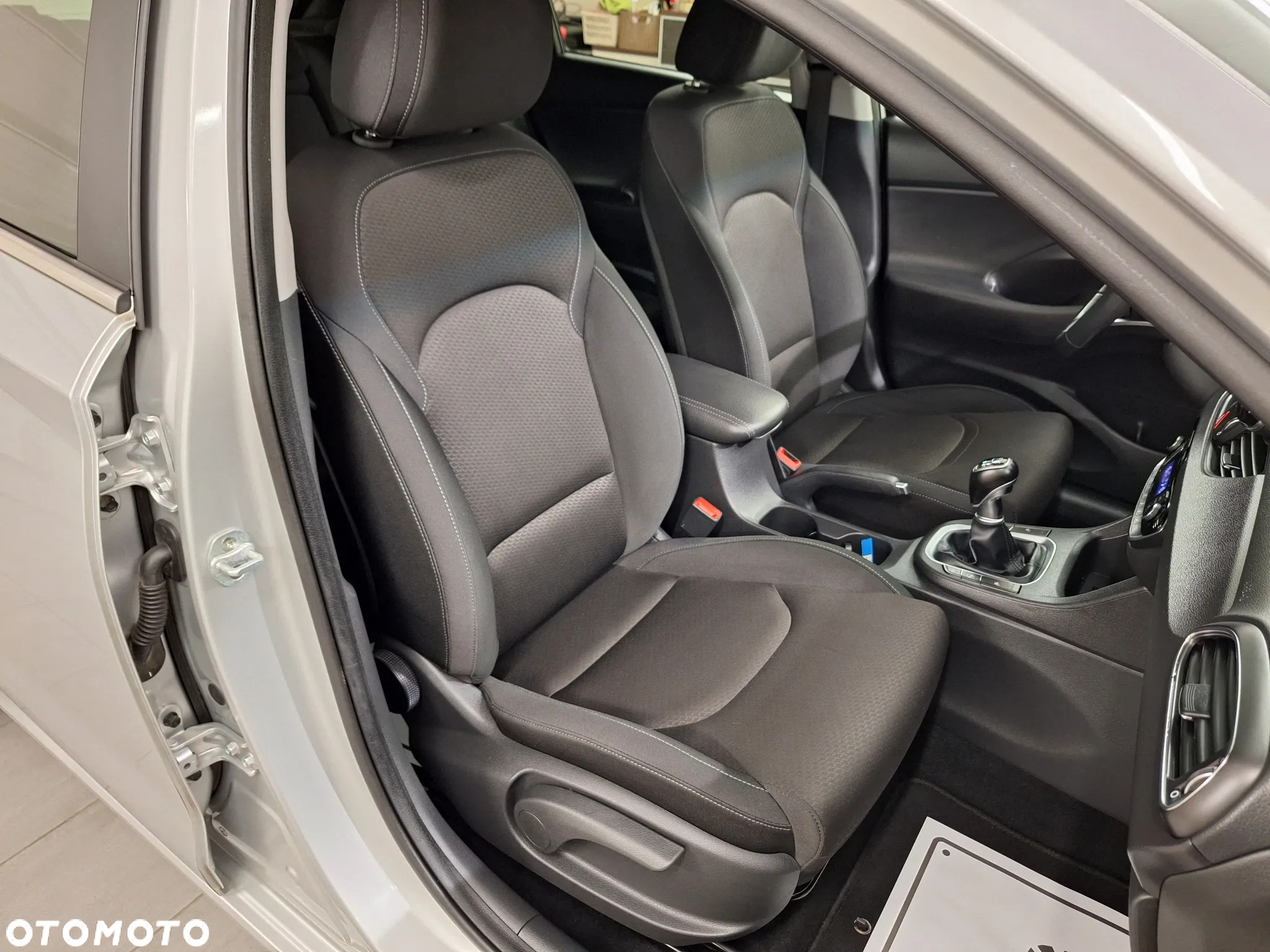 Hyundai i30 1.4 T-GDI Premiere Luxury - 29