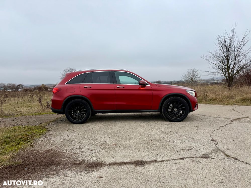 Mercedes-Benz GLC 300 4Matic 9G-TRONIC AMG Line - 6