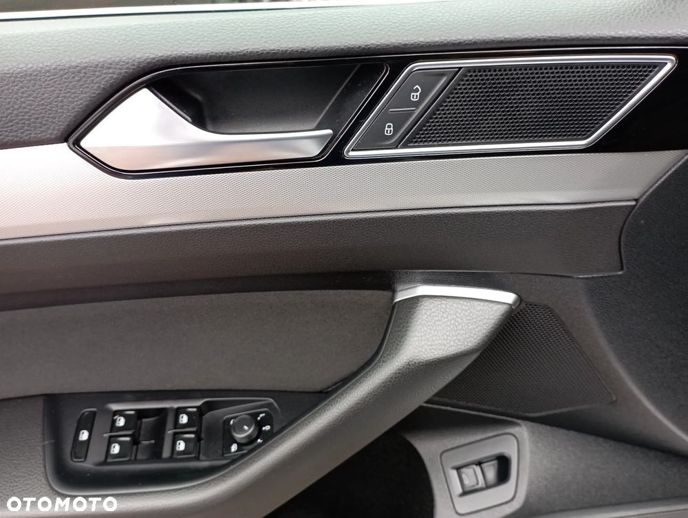 Volkswagen Passat Variant 2.0 TDI BMT SCR Trendline DSG7 - 29
