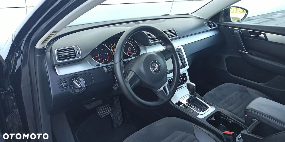 Volkswagen Passat 2.0 TDI DPF Highline DSG - 17