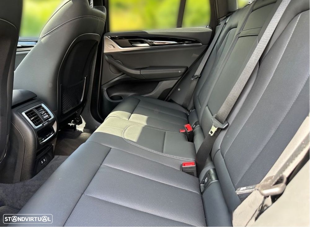 BMW iX3 M Sport Inspiring - 11