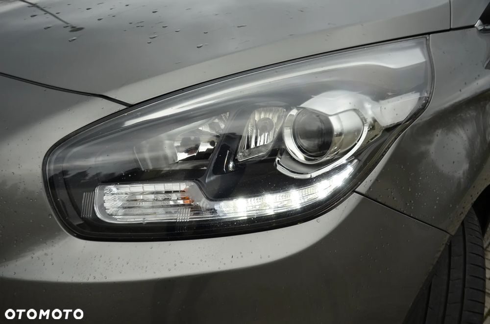 Kia Carens 1.7 CRDi L 7os - 29