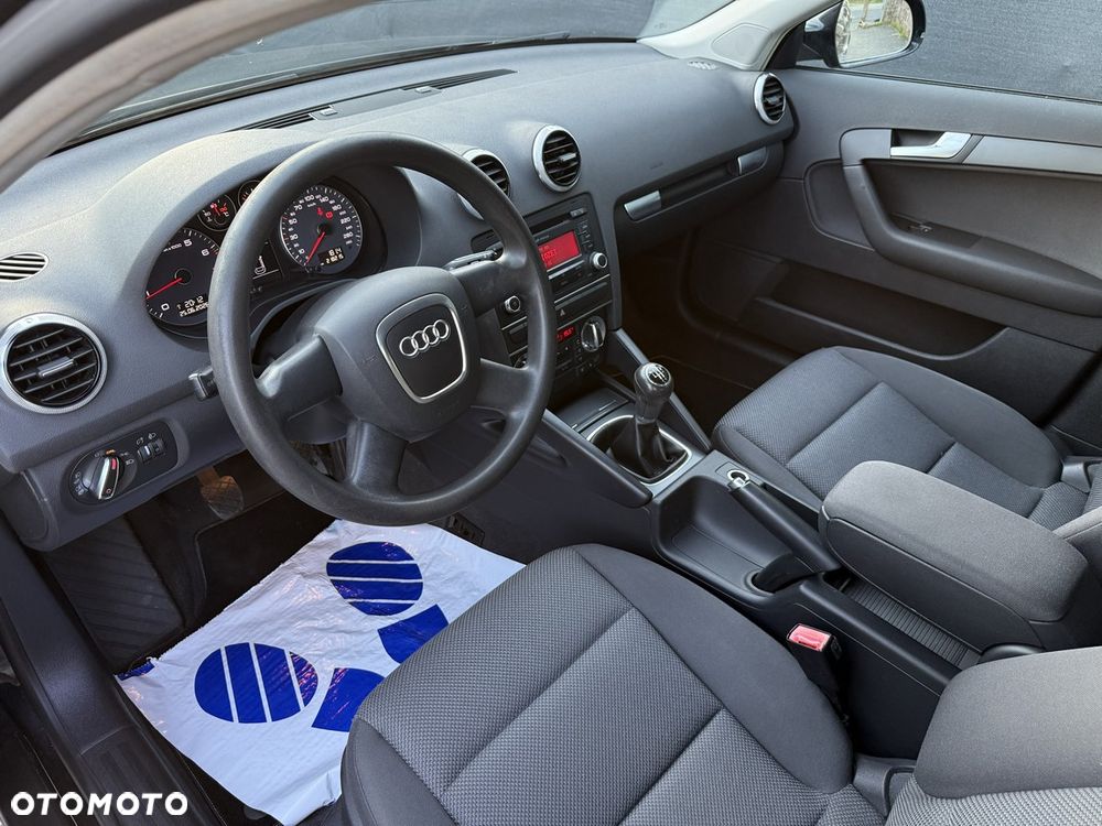 Audi A3 Sportback 1.6 Ambiente - 21