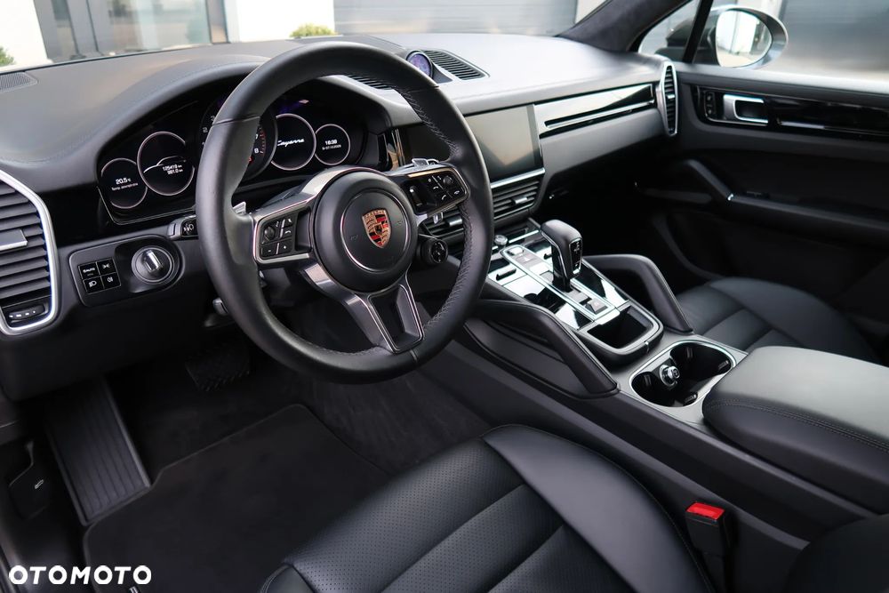 Porsche Cayenne Standard - 19