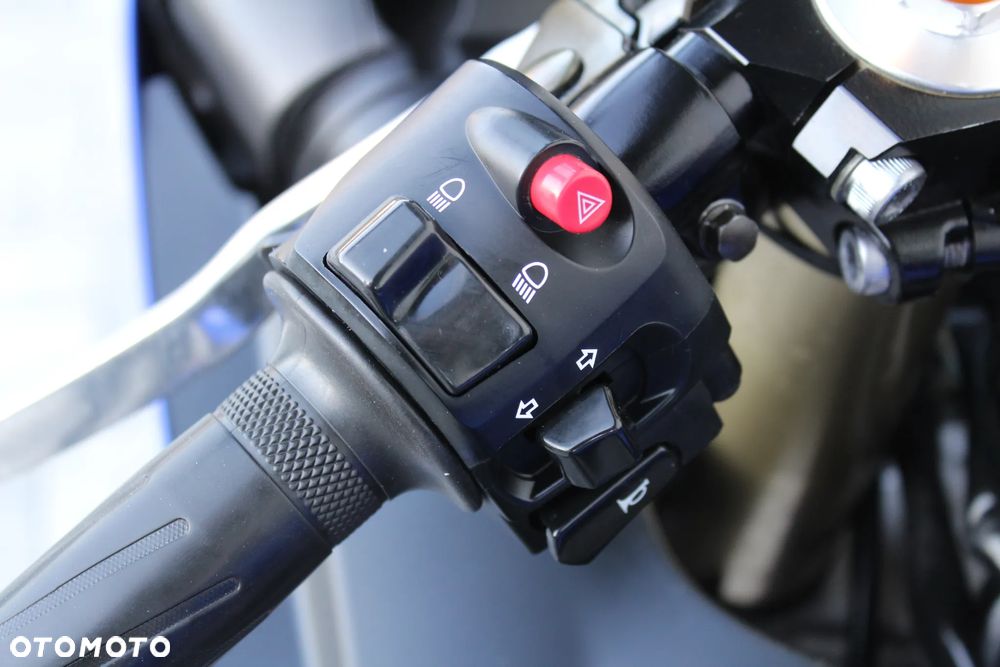Yamaha R6 - 16
