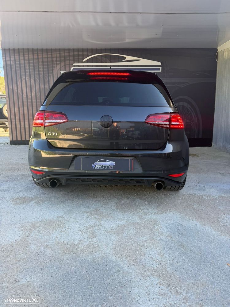 VW Golf 2.0 TSi GTi - 10